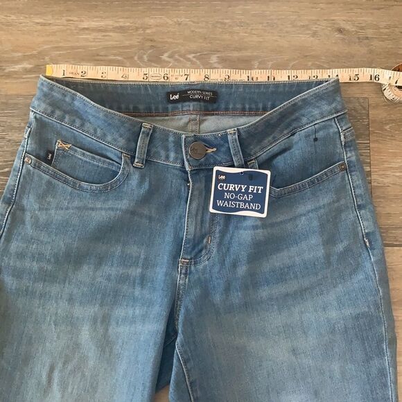 Lee Modern Series Curvy Fit sz 8 Capris/Skimmers - Picture 6 of 7